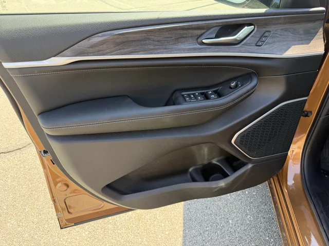 Nuevos JEEP GRAND CHEROKEE à Estados chez autogozo