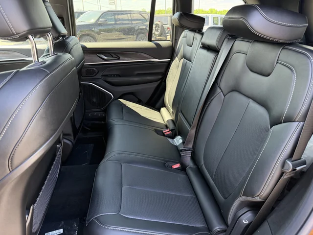Nuevos JEEP GRAND CHEROKEE à Estados chez autogozo