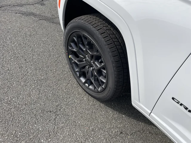 Nuevos JEEP GRAND CHEROKEE à Estados chez autogozo