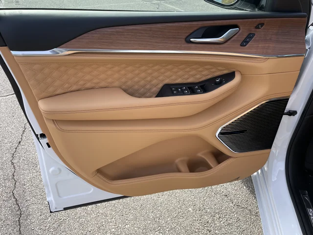 Nuevos JEEP GRAND CHEROKEE à Estados chez autogozo
