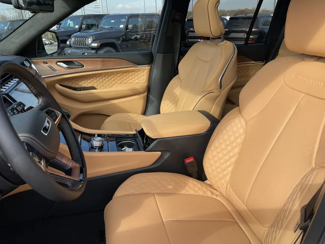 Nuevos JEEP GRAND CHEROKEE à Estados chez autogozo