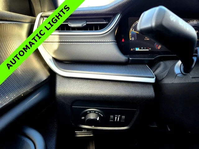 Nuevos JEEP GRAND CHEROKEE L at Columbus in Bob Caldwell Chrysler Jeep Dodge Ram