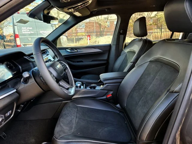 Nuevos JEEP GRAND CHEROKEE L at Columbus in Bob Caldwell Chrysler Jeep Dodge Ram