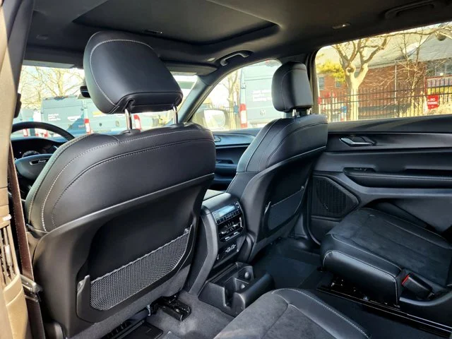 Nuevos JEEP GRAND CHEROKEE L at Columbus in Bob Caldwell Chrysler Jeep Dodge Ram
