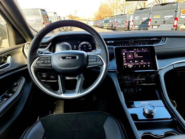 Nuevos JEEP GRAND CHEROKEE L at Columbus in Bob Caldwell Chrysler Jeep Dodge Ram