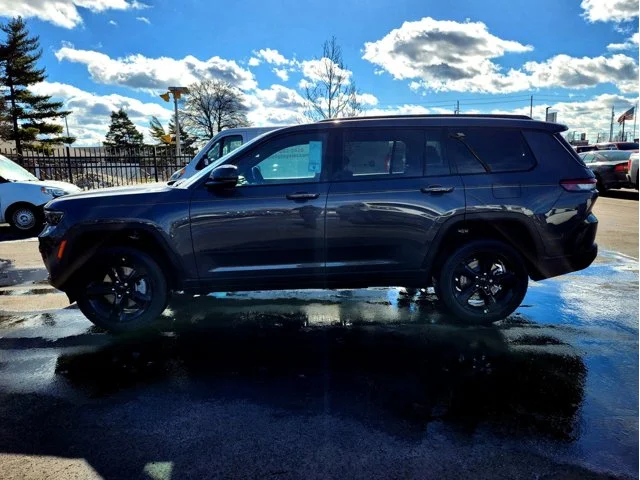 Nuevos JEEP GRAND CHEROKEE L at Columbus in Bob Caldwell Chrysler Jeep Dodge Ram