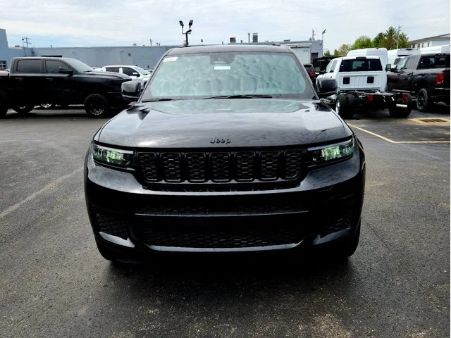 Nuevos JEEP GRAND CHEROKEE L at Columbus in Bob Caldwell Chrysler Jeep Dodge Ram