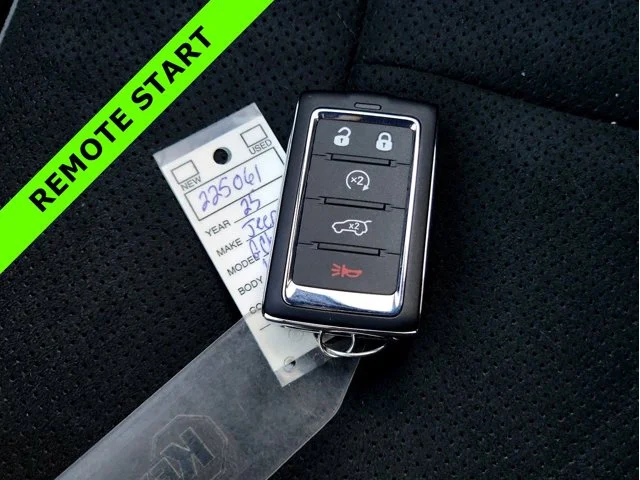 Nuevos JEEP GRAND CHEROKEE L at Columbus in Bob Caldwell Chrysler Jeep Dodge Ram