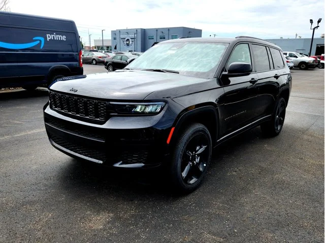 Nuevos JEEP GRAND CHEROKEE L at Columbus in Bob Caldwell Chrysler Jeep Dodge Ram