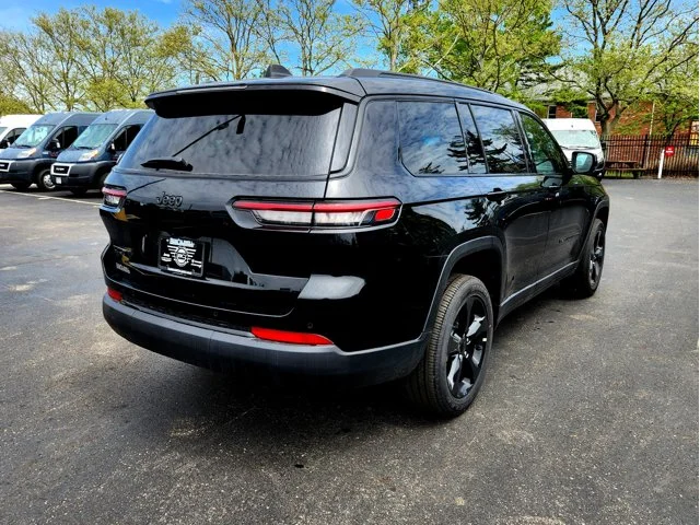 Nuevos JEEP GRAND CHEROKEE L at Columbus in Bob Caldwell Chrysler Jeep Dodge Ram