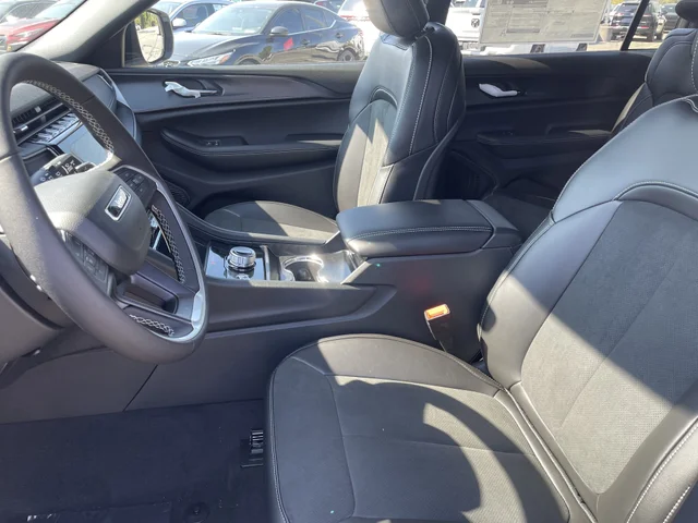 Nuevos JEEP GRAND CHEROKEE à Estados chez autogozo