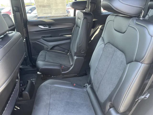 Nuevos JEEP GRAND CHEROKEE à Estados chez autogozo