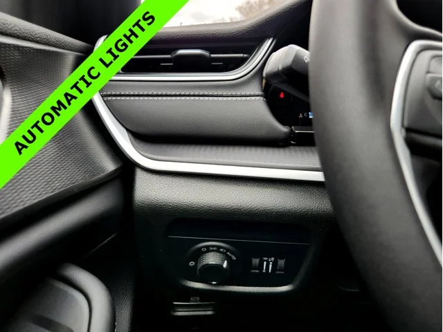 Nuevos JEEP GRAND CHEROKEE L at Columbus in Bob Caldwell Chrysler Jeep Dodge Ram