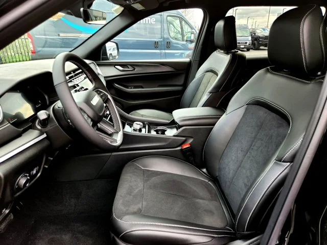 Nuevos JEEP GRAND CHEROKEE L at Columbus in Bob Caldwell Chrysler Jeep Dodge Ram