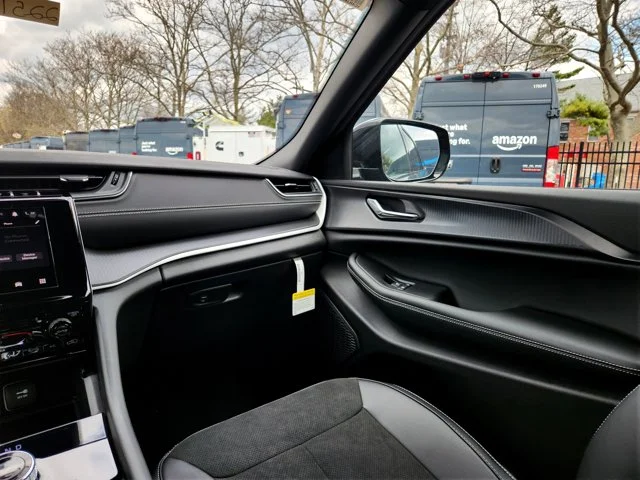 Nuevos JEEP GRAND CHEROKEE L at Columbus in Bob Caldwell Chrysler Jeep Dodge Ram