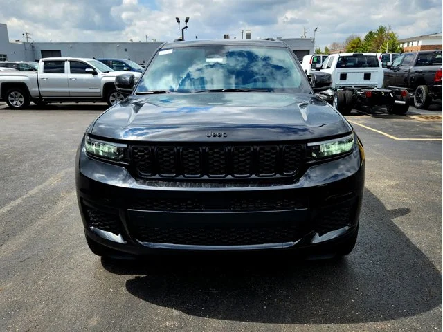 Nuevos JEEP GRAND CHEROKEE L at Columbus in Bob Caldwell Chrysler Jeep Dodge Ram