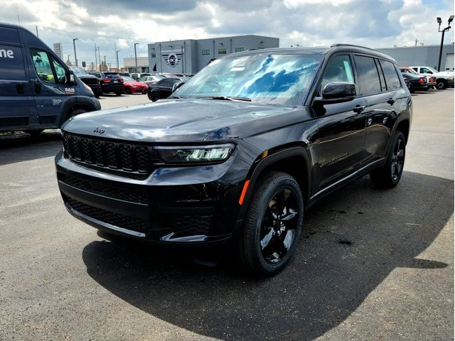Nuevos JEEP GRAND CHEROKEE L at Columbus in Bob Caldwell Chrysler Jeep Dodge Ram