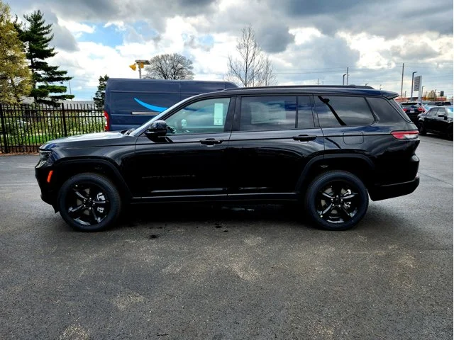 Nuevos JEEP GRAND CHEROKEE L at Columbus in Bob Caldwell Chrysler Jeep Dodge Ram