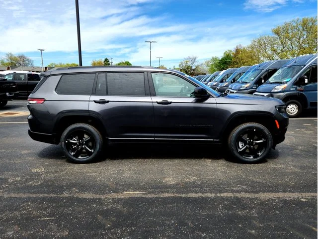 Nuevos JEEP GRAND CHEROKEE L at Columbus in Bob Caldwell Chrysler Jeep Dodge Ram