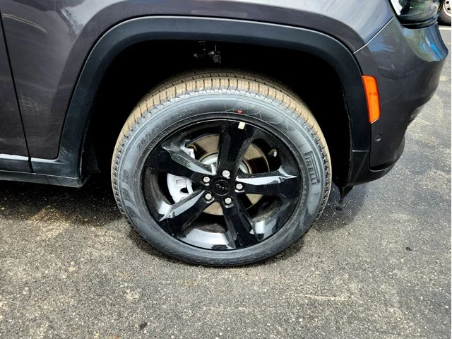 Nuevos JEEP GRAND CHEROKEE L at Columbus in Bob Caldwell Chrysler Jeep Dodge Ram