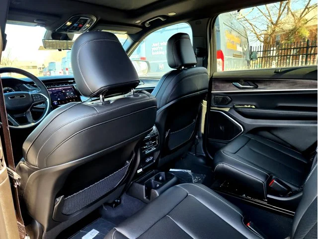 Nuevos JEEP GRAND CHEROKEE L at Columbus in Bob Caldwell Chrysler Jeep Dodge Ram