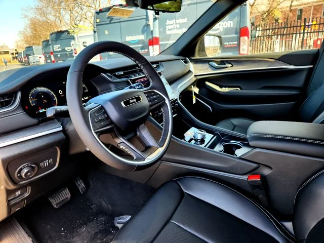 Nuevos JEEP GRAND CHEROKEE L at Columbus in Bob Caldwell Chrysler Jeep Dodge Ram