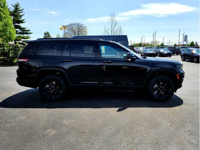 Nuevos JEEP GRAND CHEROKEE L at Columbus in Bob Caldwell Chrysler Jeep Dodge Ram