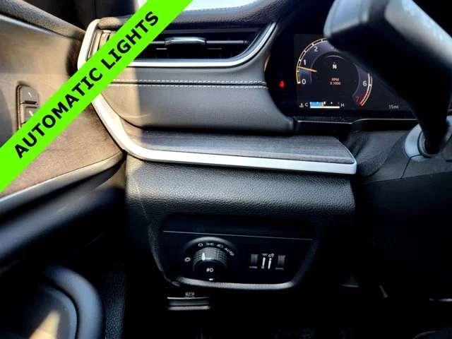 Nuevos JEEP GRAND CHEROKEE L at Columbus in Bob Caldwell Chrysler Jeep Dodge Ram