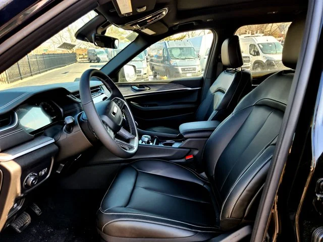 Nuevos JEEP GRAND CHEROKEE L at Columbus in Bob Caldwell Chrysler Jeep Dodge Ram