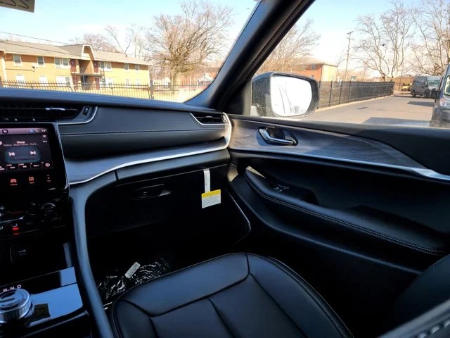 Nuevos JEEP GRAND CHEROKEE L at Columbus in Bob Caldwell Chrysler Jeep Dodge Ram