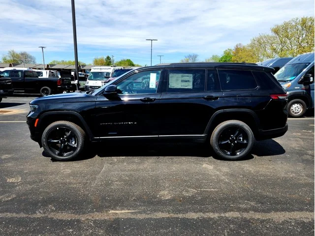 Nuevos JEEP GRAND CHEROKEE L at Columbus in Bob Caldwell Chrysler Jeep Dodge Ram