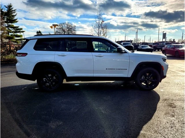 Nuevos JEEP GRAND CHEROKEE L at Columbus in Bob Caldwell Chrysler Jeep Dodge Ram