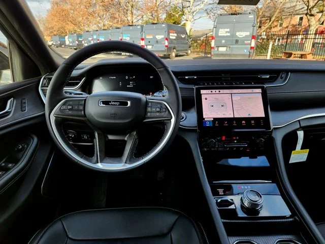 Nuevos JEEP GRAND CHEROKEE L at Columbus in Bob Caldwell Chrysler Jeep Dodge Ram