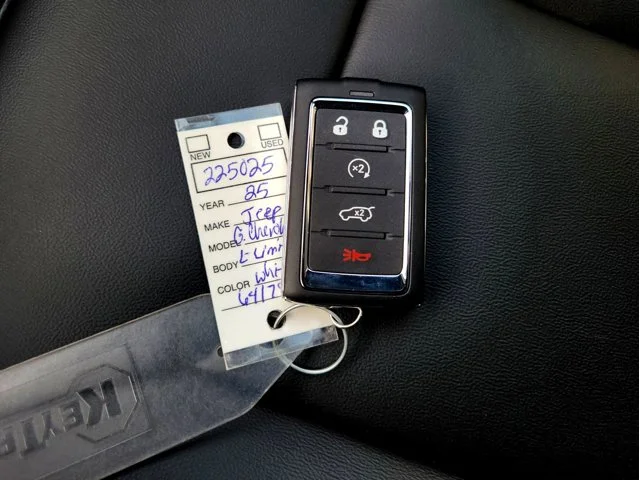 Nuevos JEEP GRAND CHEROKEE L at Columbus in Bob Caldwell Chrysler Jeep Dodge Ram