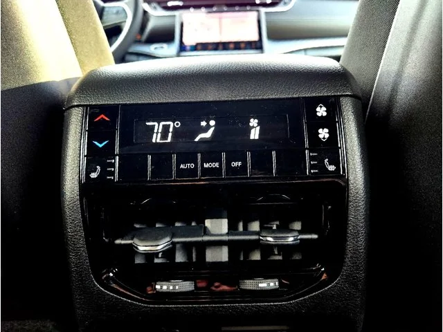 Nuevos JEEP GRAND CHEROKEE L at Columbus in Bob Caldwell Chrysler Jeep Dodge Ram