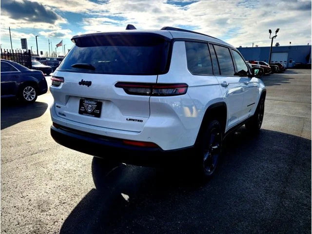 Nuevos JEEP GRAND CHEROKEE L at Columbus in Bob Caldwell Chrysler Jeep Dodge Ram