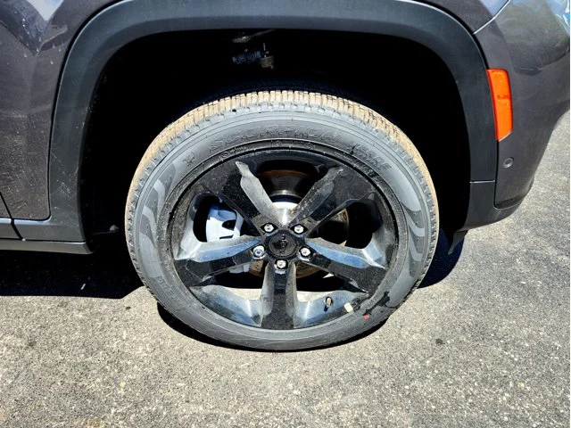 Nuevos JEEP GRAND CHEROKEE L at Columbus in Bob Caldwell Chrysler Jeep Dodge Ram