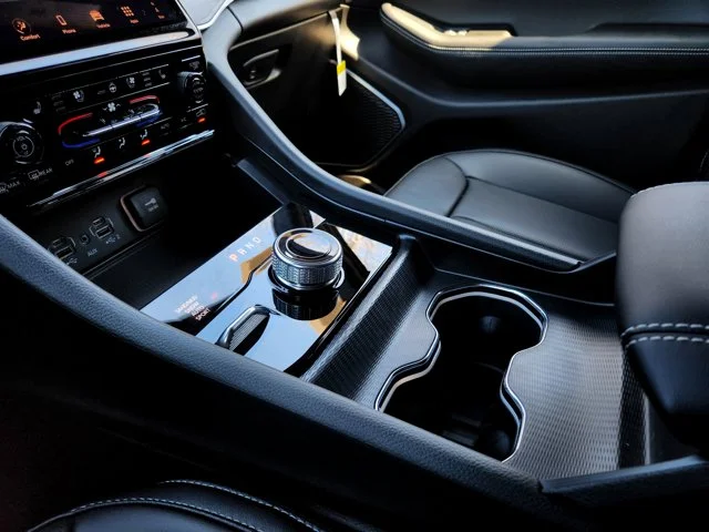 Nuevos JEEP GRAND CHEROKEE L at Columbus in Bob Caldwell Chrysler Jeep Dodge Ram
