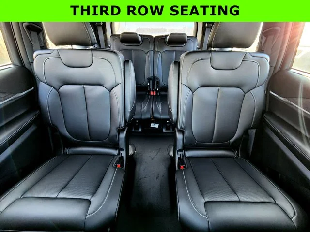 Nuevos JEEP GRAND CHEROKEE L at Columbus in Bob Caldwell Chrysler Jeep Dodge Ram