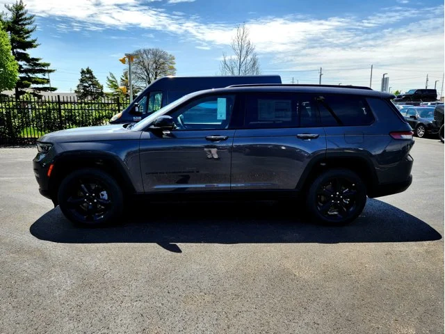 Nuevos JEEP GRAND CHEROKEE L at Columbus in Bob Caldwell Chrysler Jeep Dodge Ram