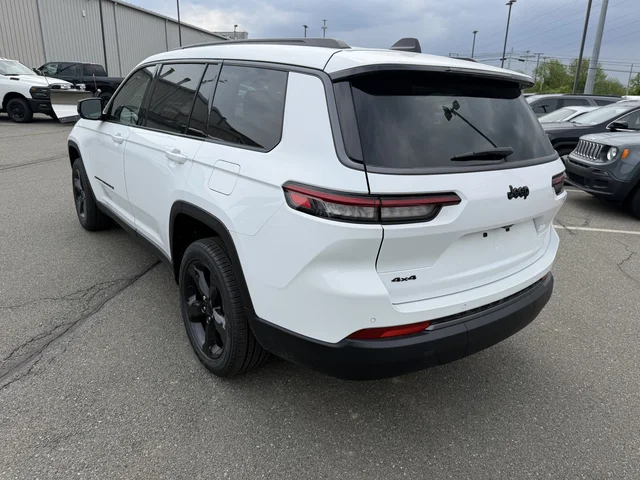 Nuevos JEEP GRAND CHEROKEE L à Estados chez autogozo