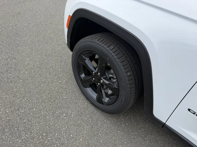 Nuevos JEEP GRAND CHEROKEE L à Estados chez autogozo