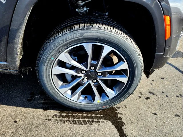 Nuevos JEEP GRAND CHEROKEE L at Columbus in Bob Caldwell Chrysler Jeep Dodge Ram