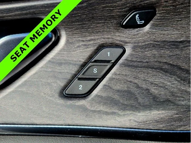 Nuevos JEEP GRAND CHEROKEE L at Columbus in Bob Caldwell Chrysler Jeep Dodge Ram
