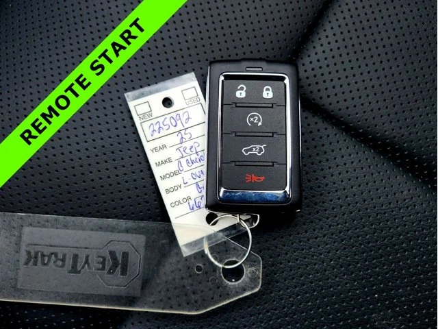 Nuevos JEEP GRAND CHEROKEE L at Columbus in Bob Caldwell Chrysler Jeep Dodge Ram