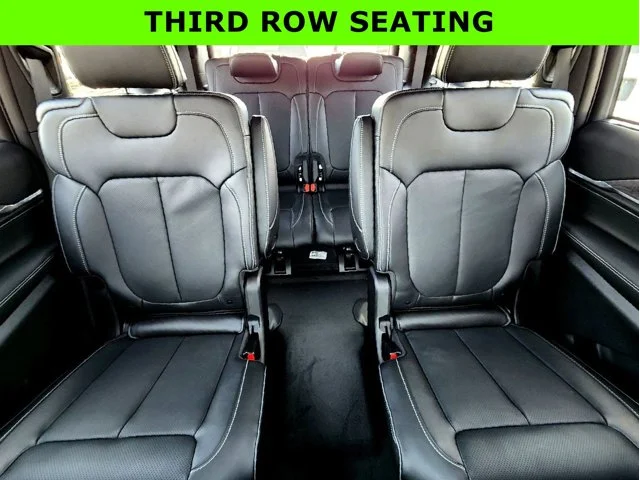 Nuevos JEEP GRAND CHEROKEE L at Columbus in Bob Caldwell Chrysler Jeep Dodge Ram