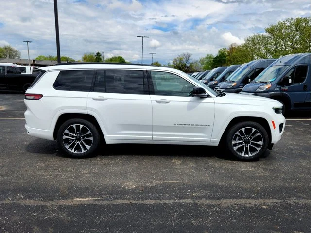 Nuevos JEEP GRAND CHEROKEE L at Columbus in Bob Caldwell Chrysler Jeep Dodge Ram