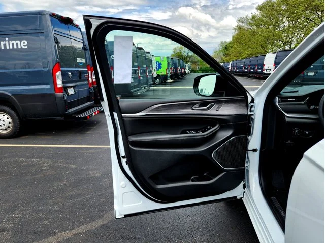 Nuevos JEEP GRAND CHEROKEE L at Columbus in Bob Caldwell Chrysler Jeep Dodge Ram