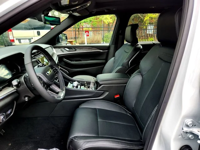 Nuevos JEEP GRAND CHEROKEE L at Columbus in Bob Caldwell Chrysler Jeep Dodge Ram