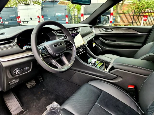 Nuevos JEEP GRAND CHEROKEE L at Columbus in Bob Caldwell Chrysler Jeep Dodge Ram